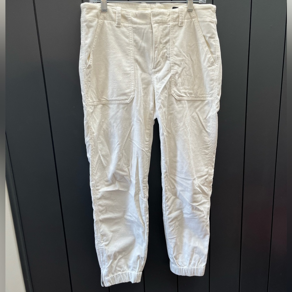 Banana Republic Corduroy Utility Pant. EUC. No stains.